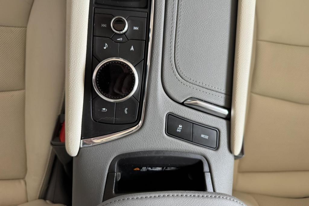 used 2024 Cadillac XT6 car