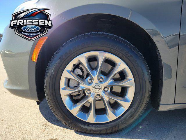 used 2021 Chrysler Pacifica car, priced at $16,655