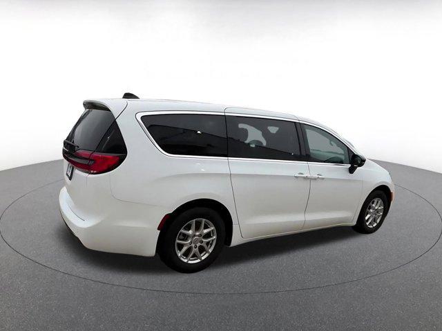 used 2025 Chrysler Pacifica car, priced at $31,900