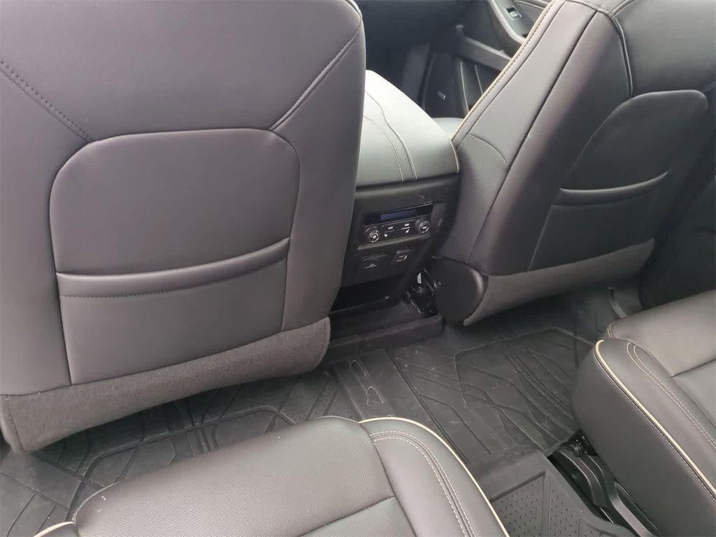 used 2023 Chevrolet Traverse car, priced at $33,376