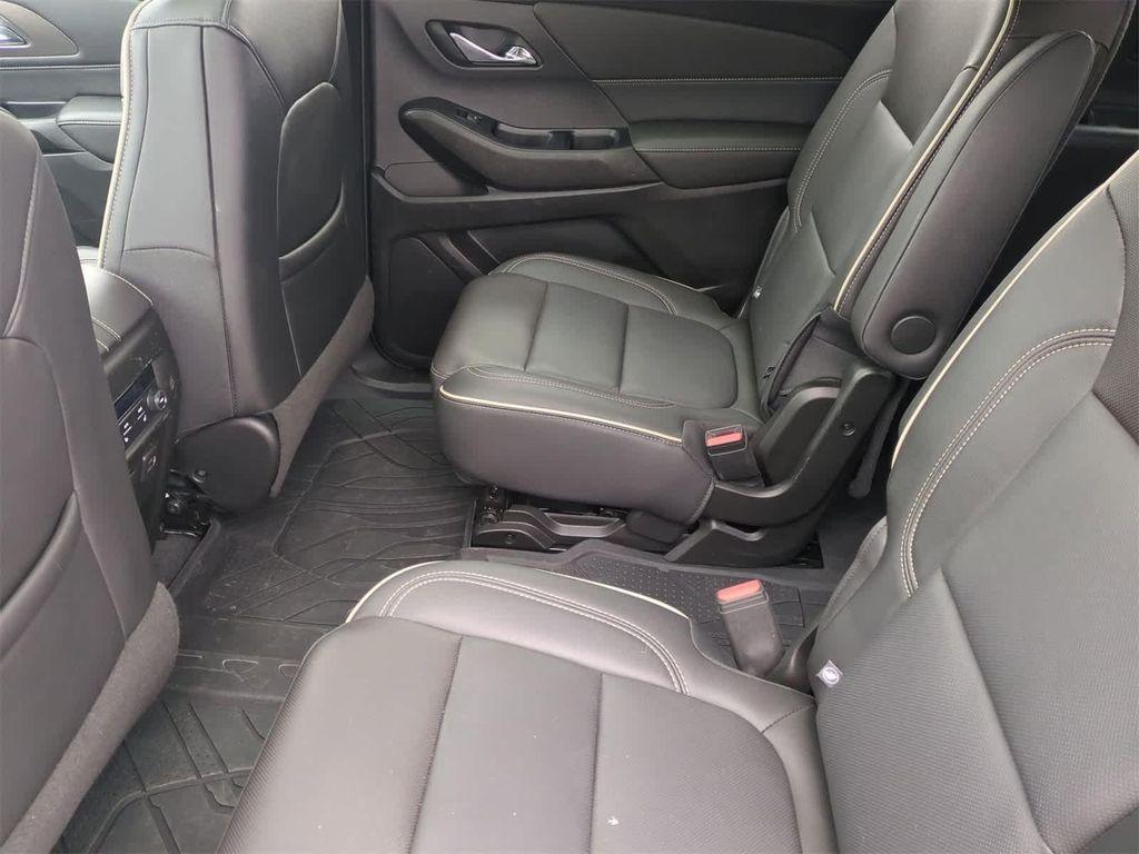 used 2023 Chevrolet Traverse car, priced at $33,376