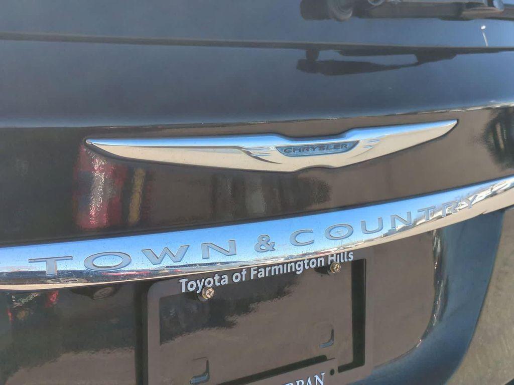 used 2013 Chrysler Town & Country car, priced at $5,100