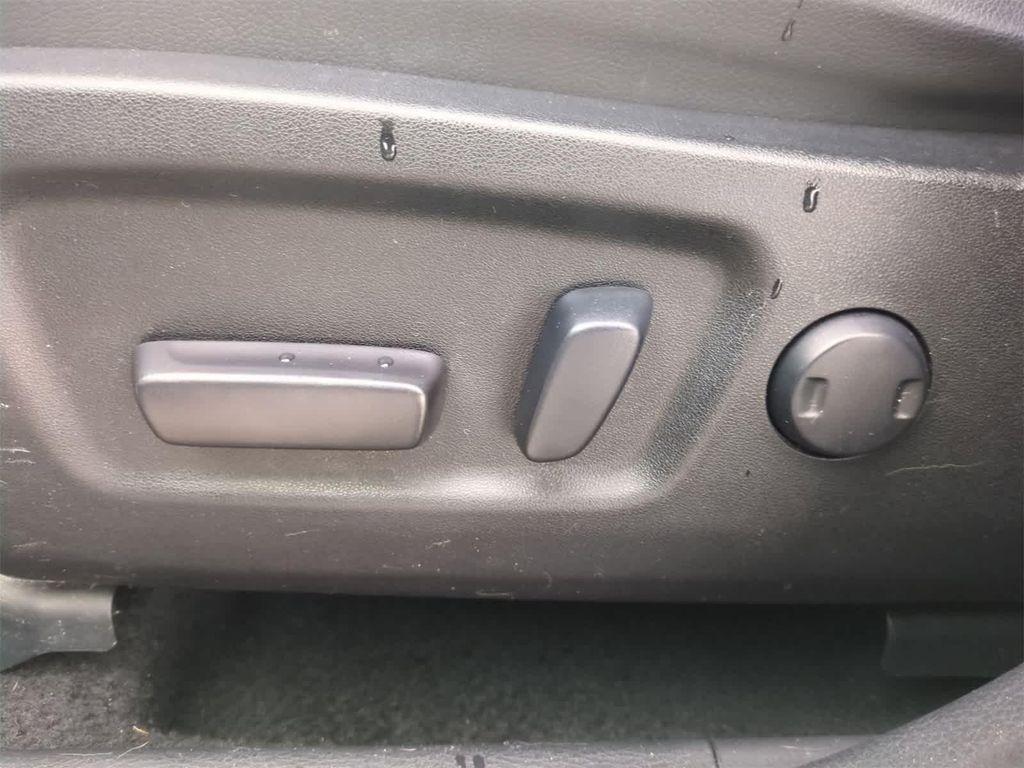 used 2016 Toyota Highlander car, priced at $18,175