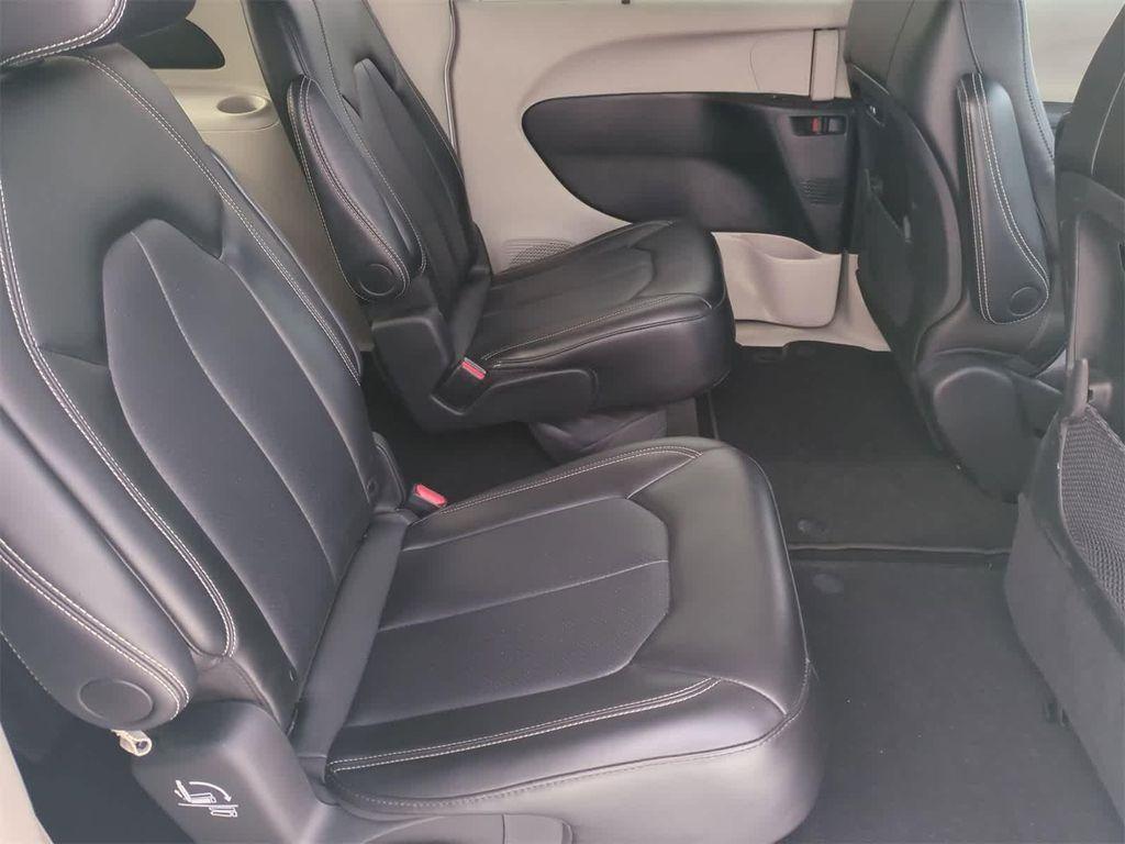 used 2024 Chrysler Pacifica car, priced at $23,699