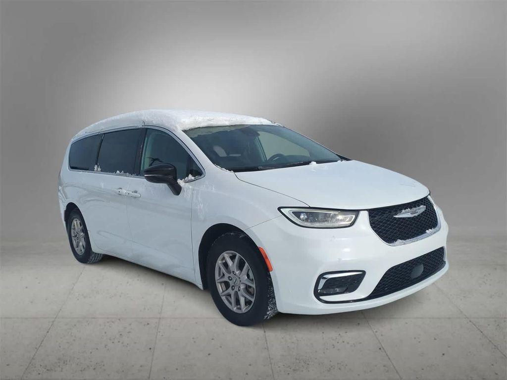 used 2024 Chrysler Pacifica car, priced at $23,699