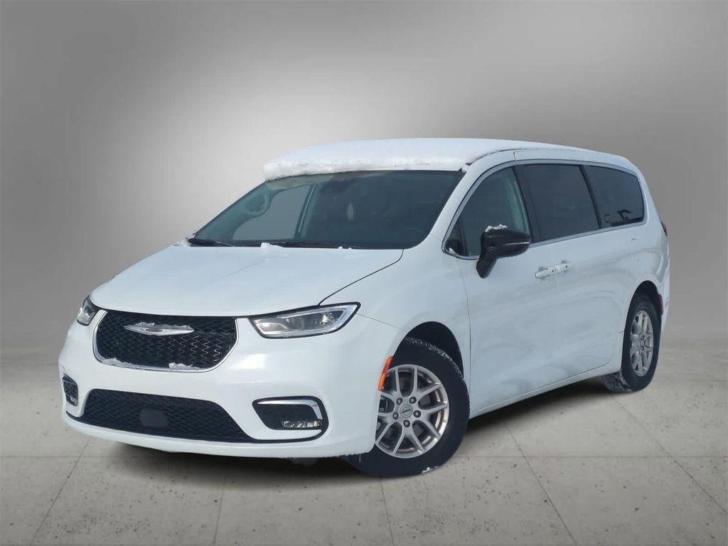 used 2024 Chrysler Pacifica car, priced at $23,699