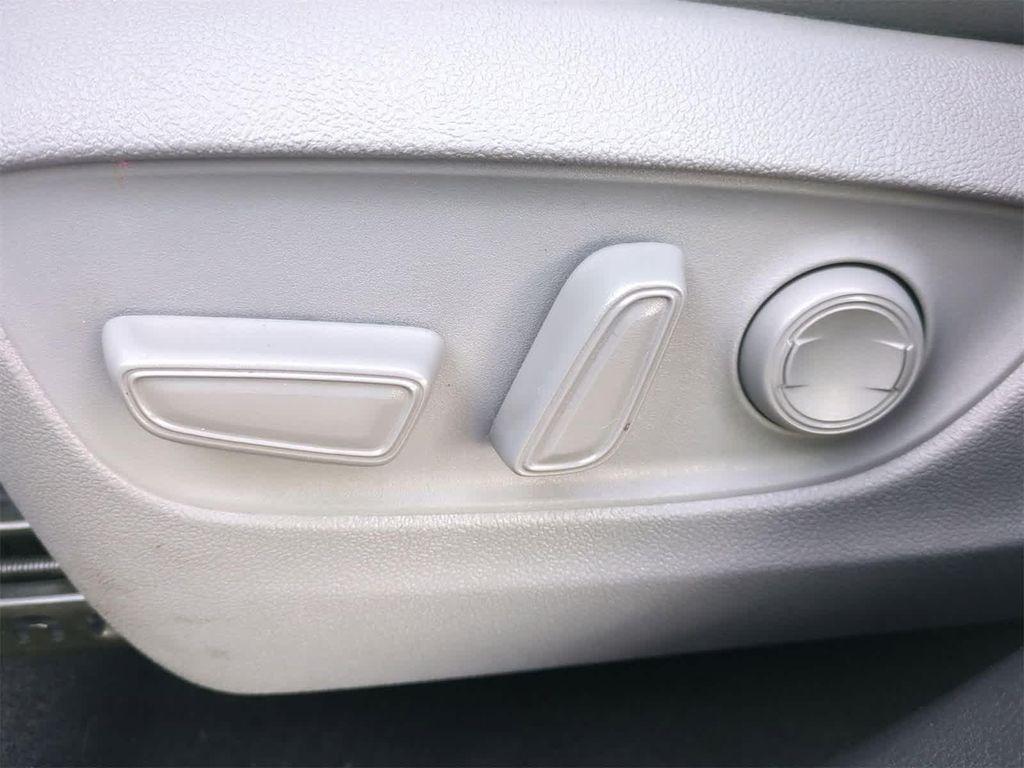 used 2022 Toyota Highlander car, priced at $29,642