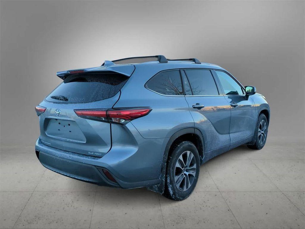 used 2022 Toyota Highlander car, priced at $29,642