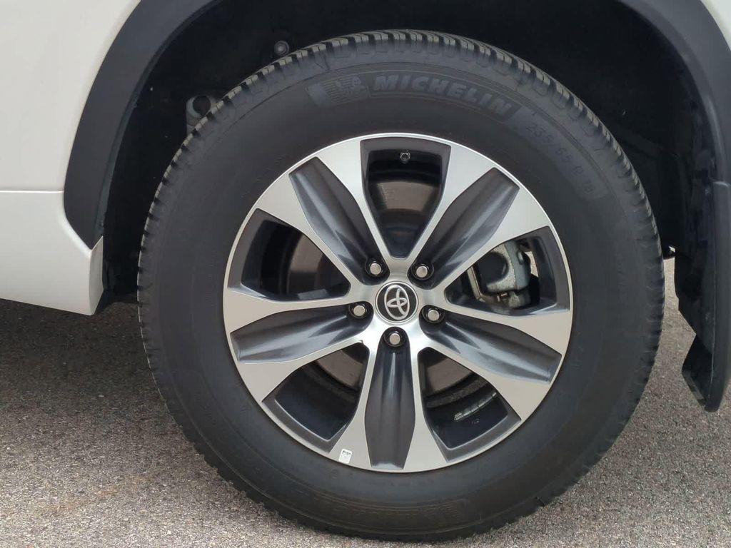 used 2023 Toyota Highlander car, priced at $31,625