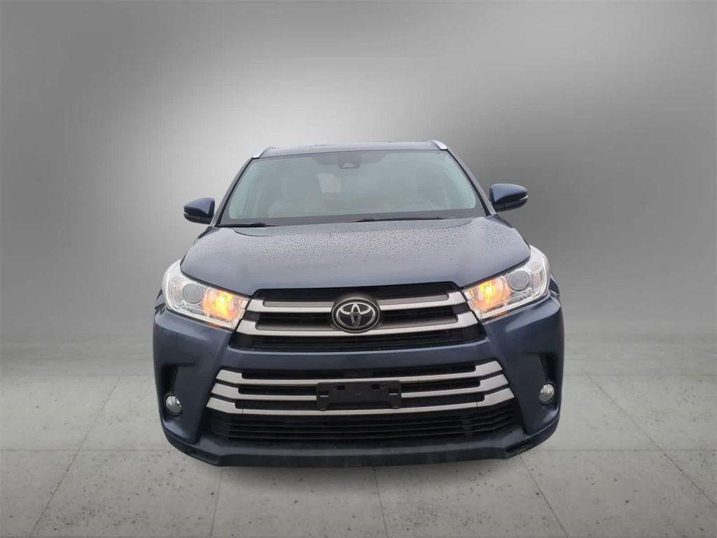used 2019 Toyota Highlander car, priced at $18,499