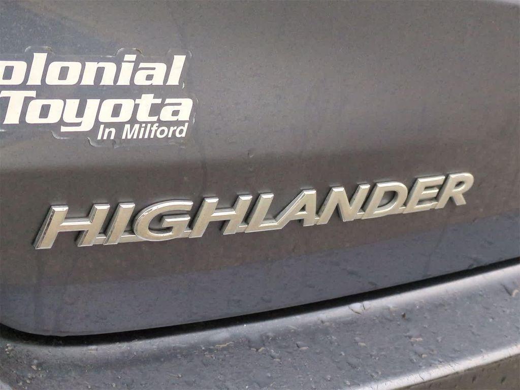 used 2019 Toyota Highlander car, priced at $18,499