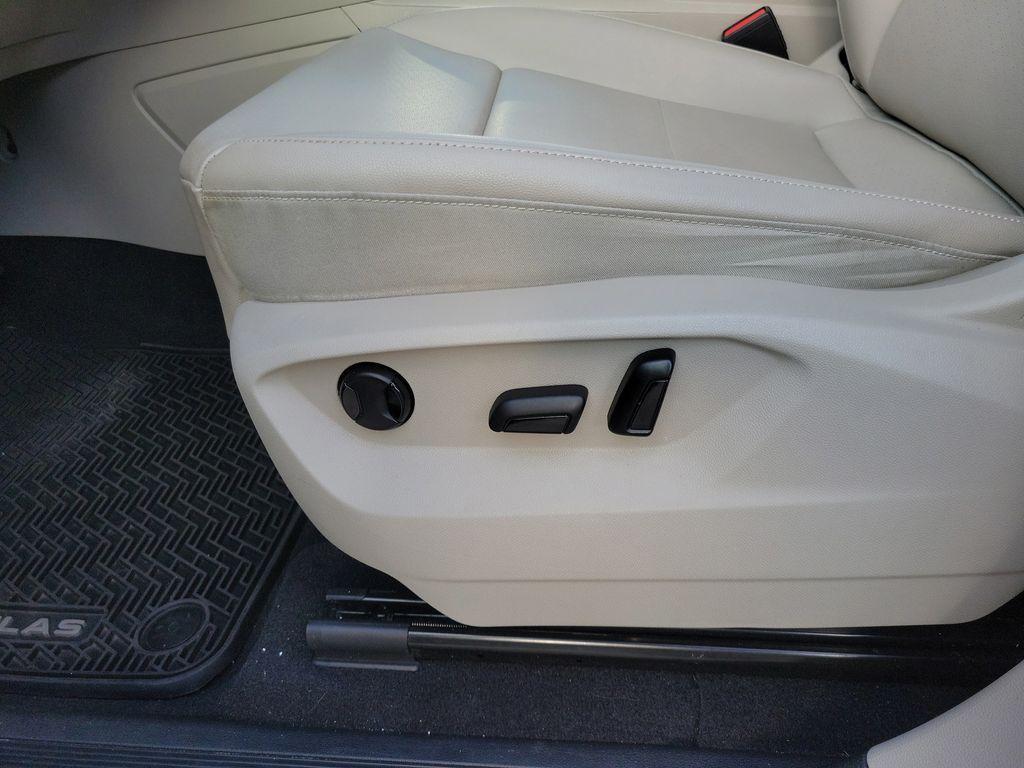 used 2022 Volkswagen Atlas car, priced at $21,995