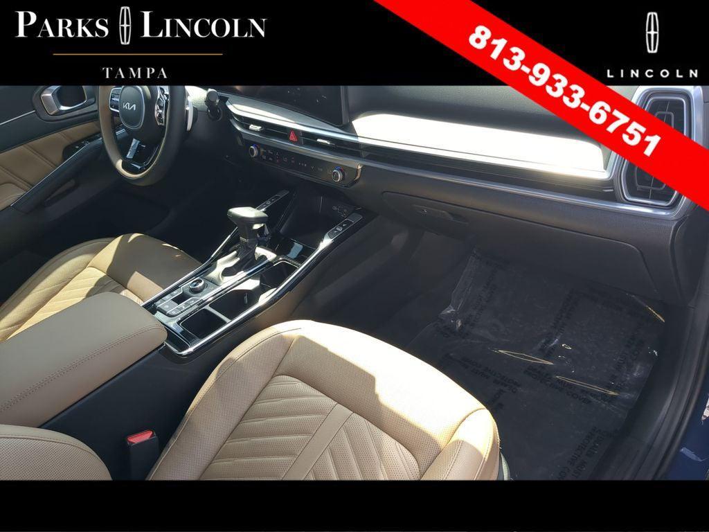 used 2024 Kia Sorento car, priced at $34,034