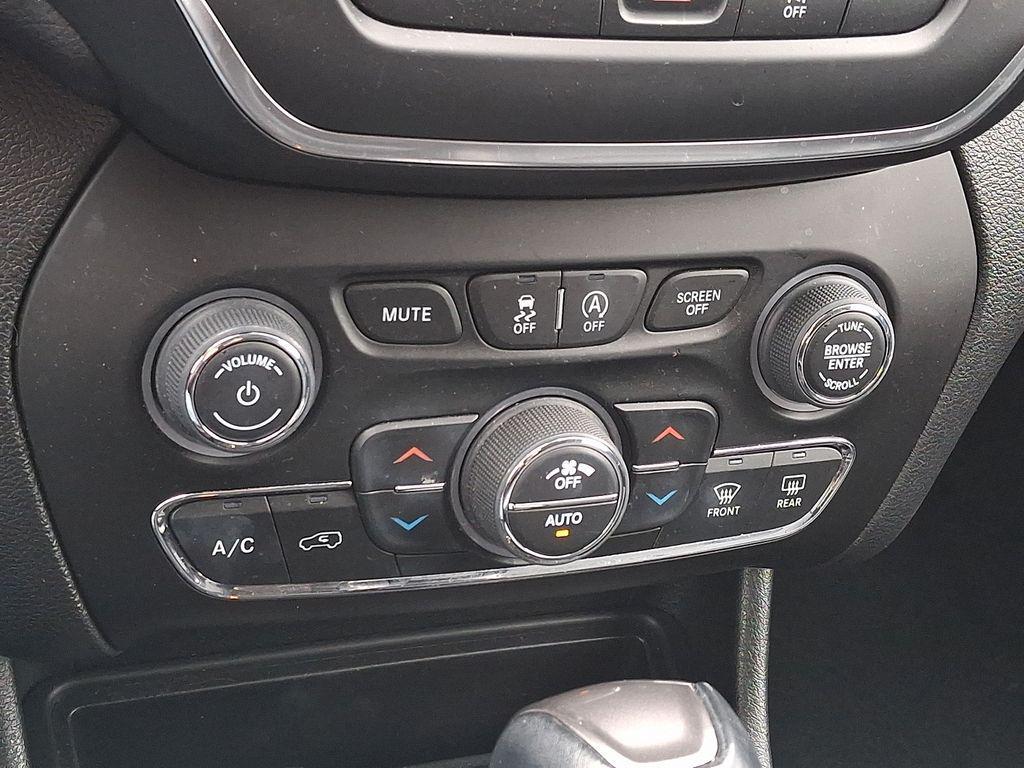 used 2022 Jeep Cherokee car, priced at $20,588