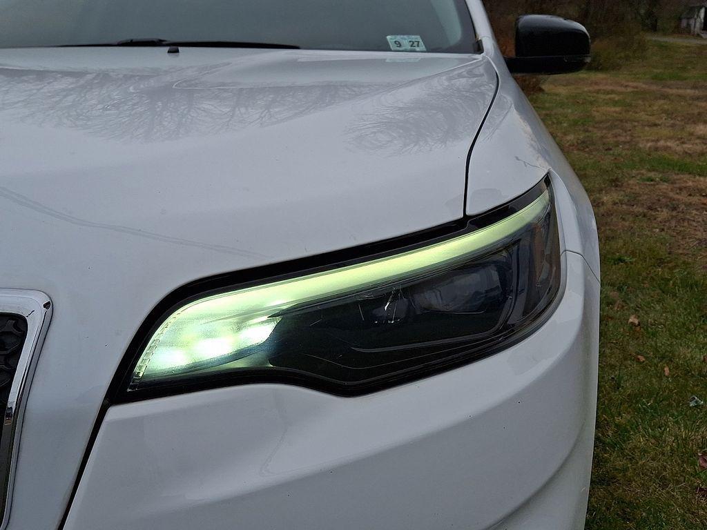 used 2022 Jeep Cherokee car, priced at $20,588