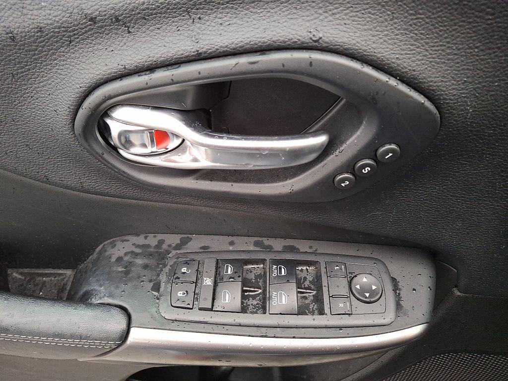 used 2019 Jeep Cherokee car, priced at $10,707