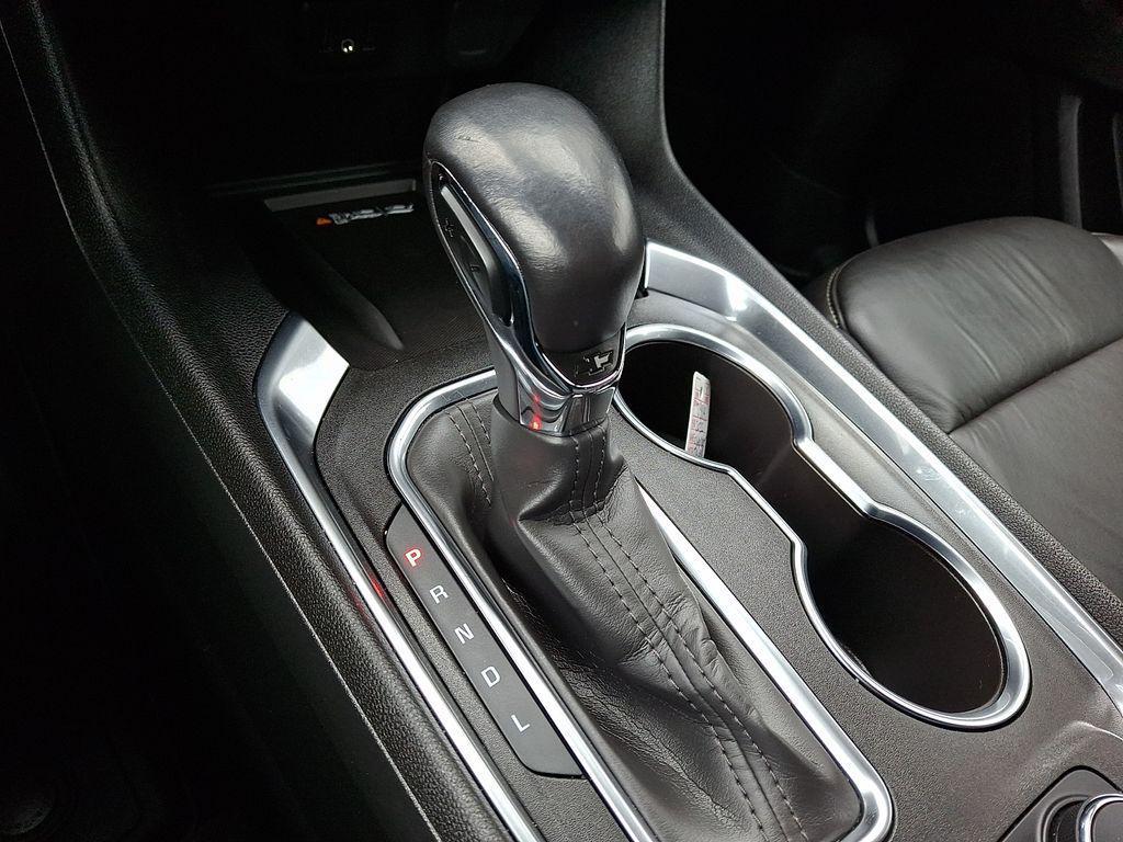 used 2022 Chevrolet Traverse car, priced at $27,272