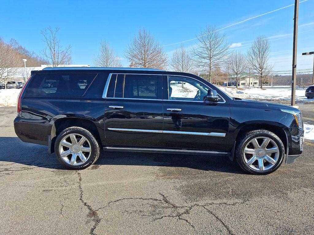 used 2019 Cadillac Escalade ESV car, priced at $29,888
