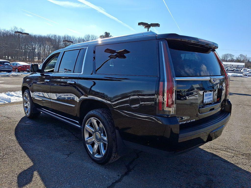 used 2019 Cadillac Escalade ESV car, priced at $29,888
