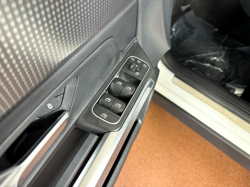 used 2022 Mercedes-Benz GLB 250 car, priced at $27,987