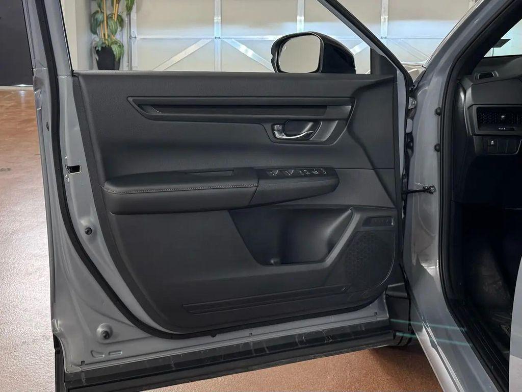 used 2025 Honda CR-V Hybrid car, priced at $33,987