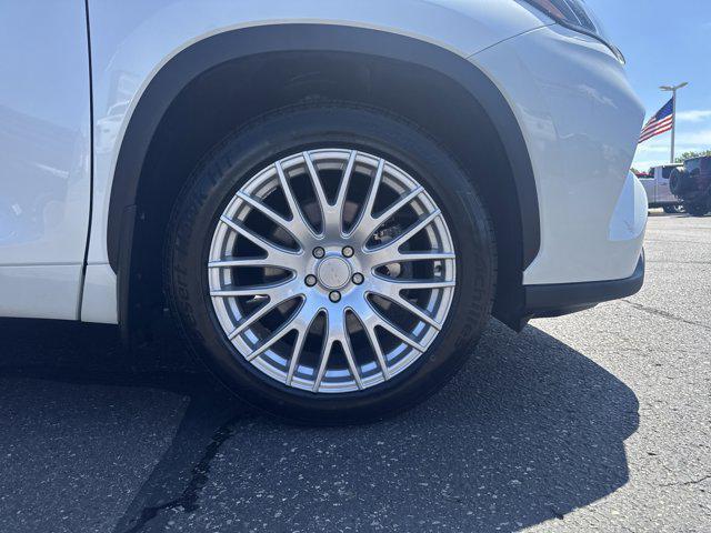 2020 Blizzard Pearl Toyota Highlander