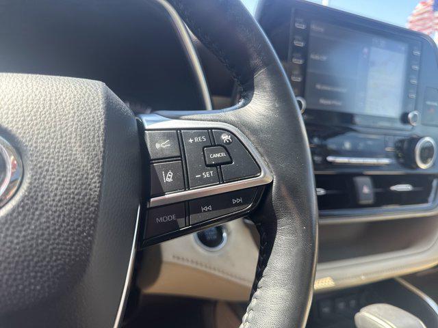 2020 Blizzard Pearl Toyota Highlander