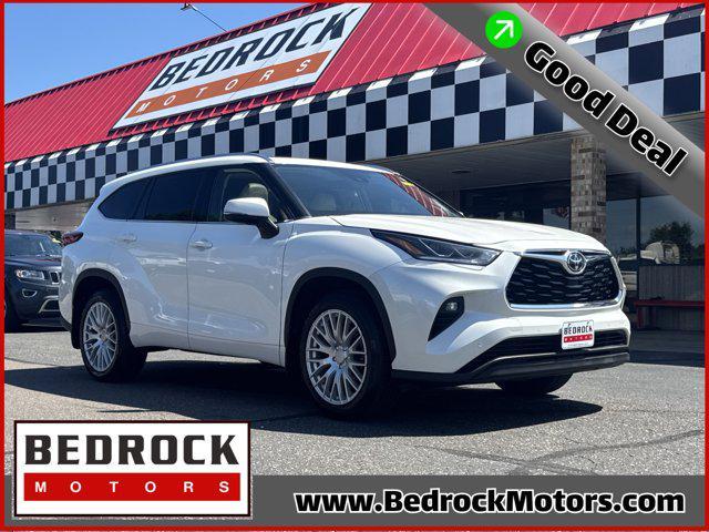 2020 Blizzard Pearl Toyota Highlander