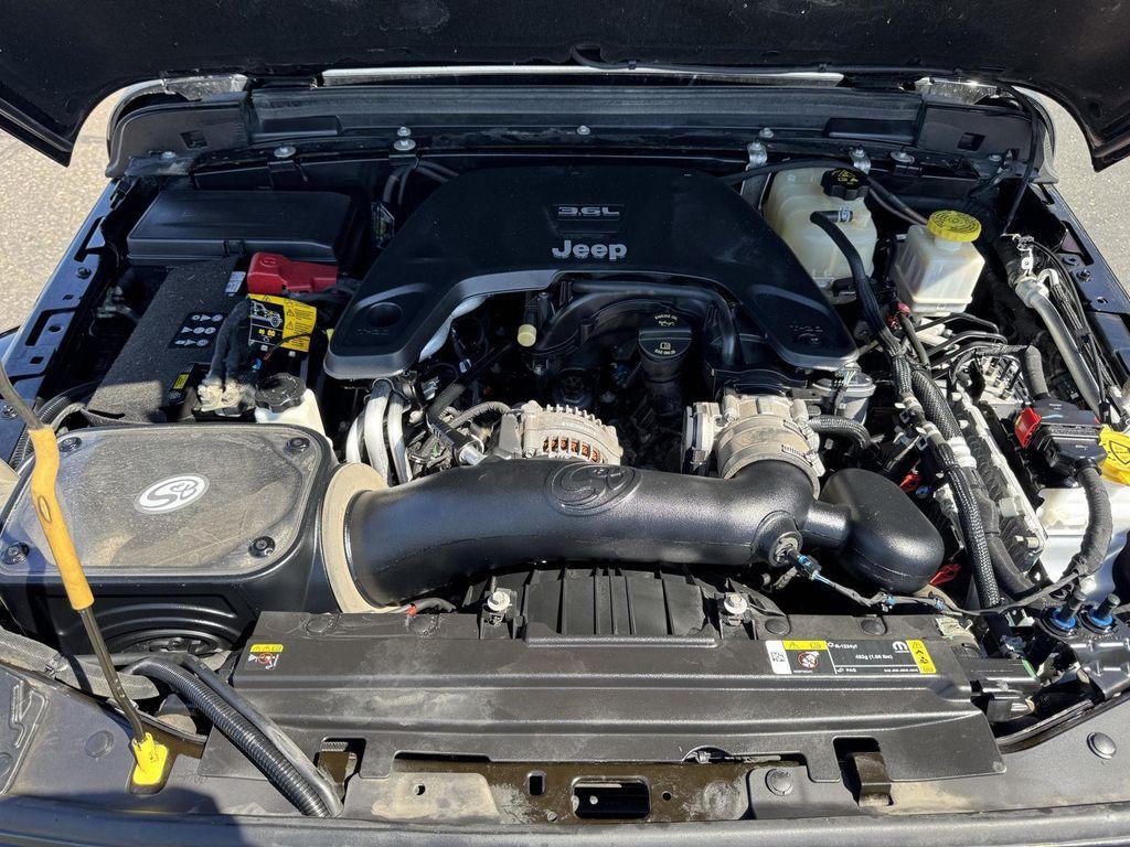 used 2021 Jeep Gladiator car, priced at $24,338