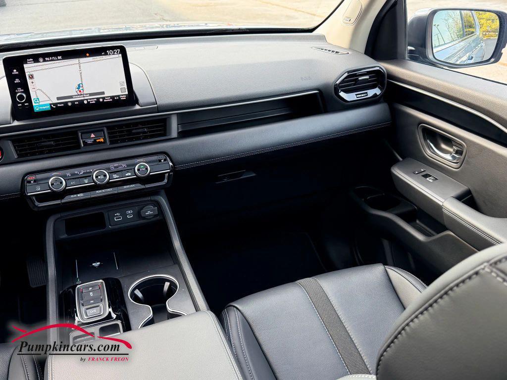 used 2025 Honda Pilot car, priced at $44,495