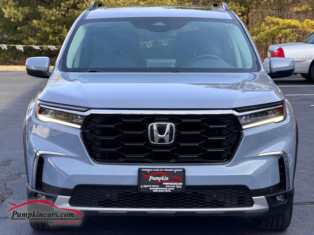 used 2025 Honda Pilot car, priced at $44,495