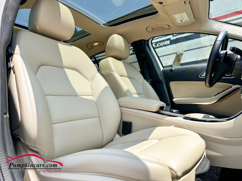 used 2020 Mercedes-Benz GLA 250 car, priced at $22,395