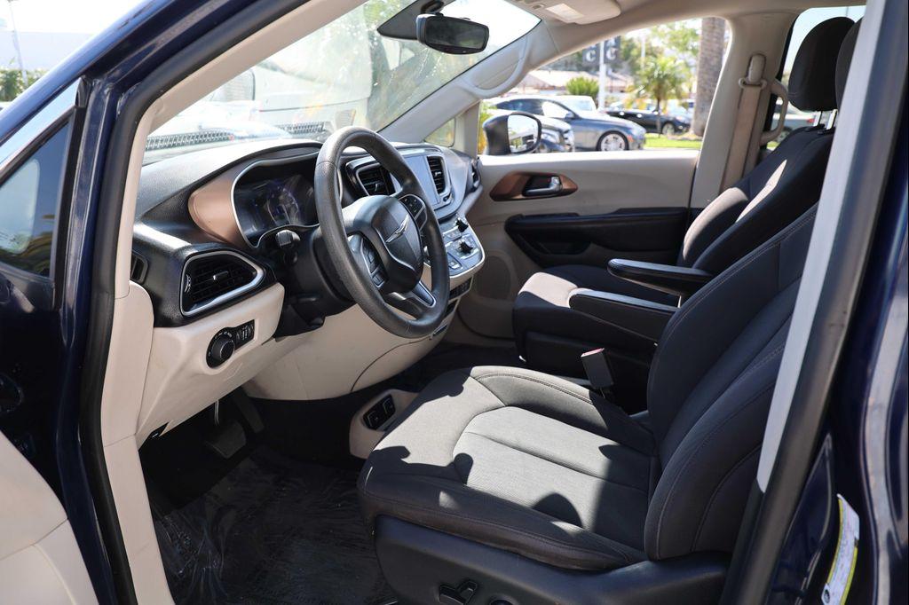 used 2017 Chrysler Pacifica car, priced at $11,495