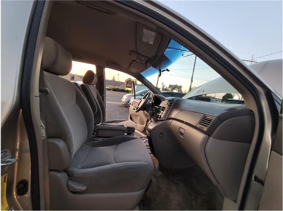 used 2006 Toyota Sienna car, priced at $3,675
