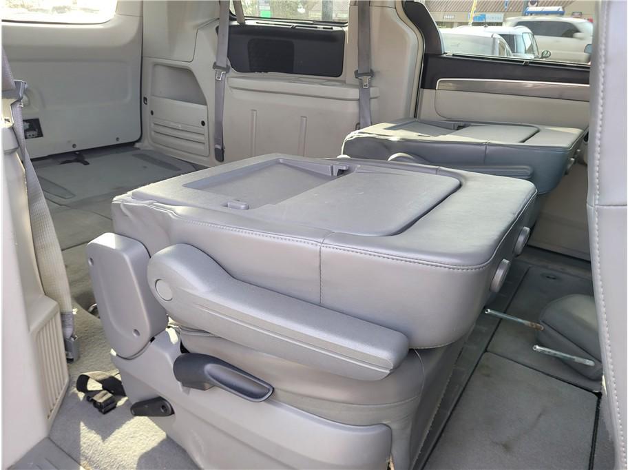used 2010 Volkswagen Routan car, priced at $3,985