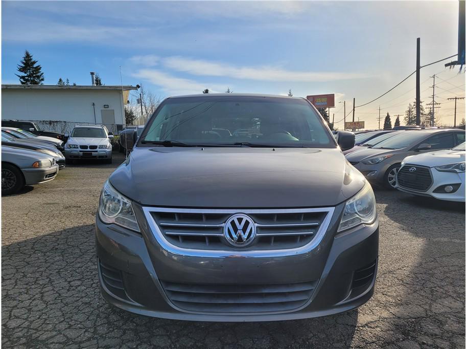 used 2010 Volkswagen Routan car, priced at $3,985