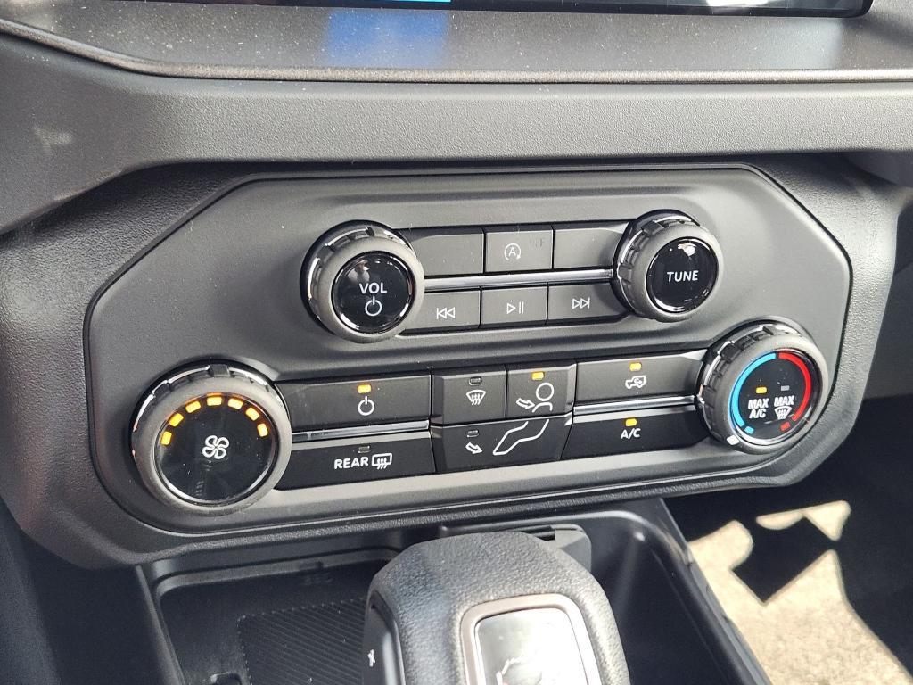 new 2025 Ford Bronco car, priced at $36,960