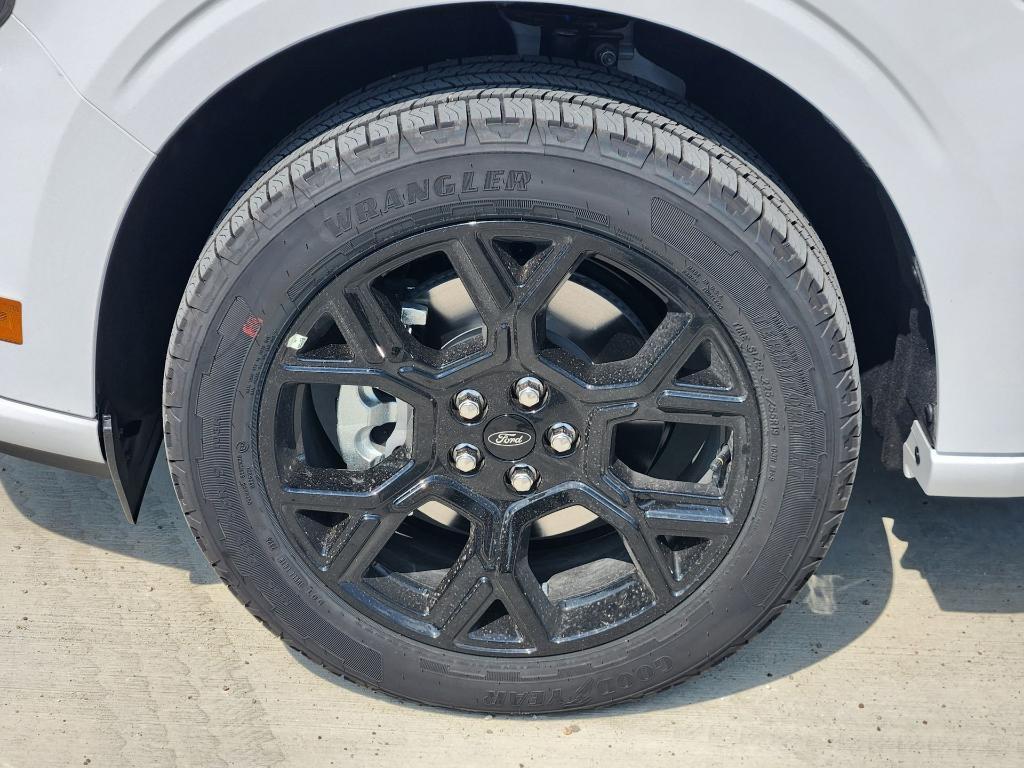 new 2025 Ford Maverick car, priced at $31,864