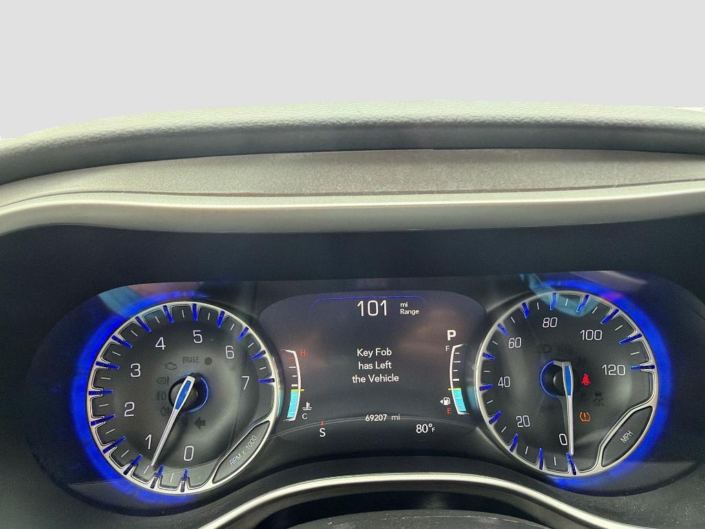 used 2023 Chrysler Pacifica car, priced at $22,514