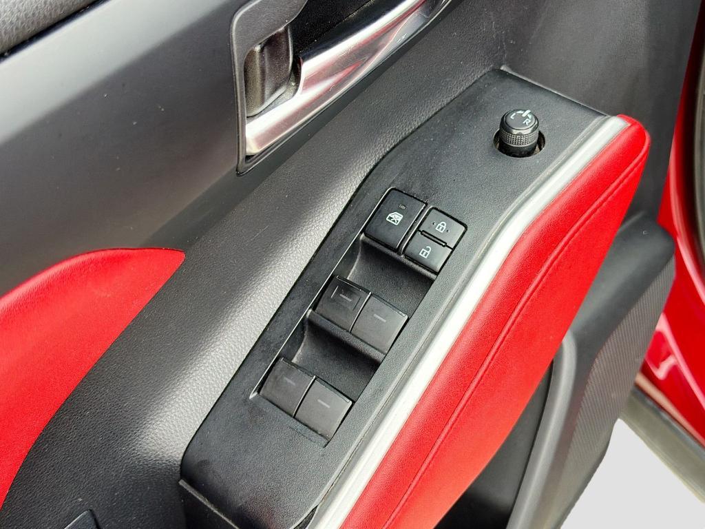 used 2021 Toyota Highlander car, priced at $24,523