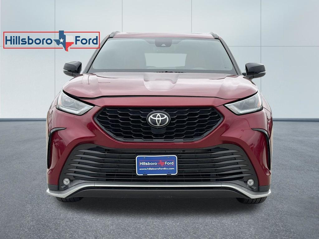used 2021 Toyota Highlander car, priced at $24,523