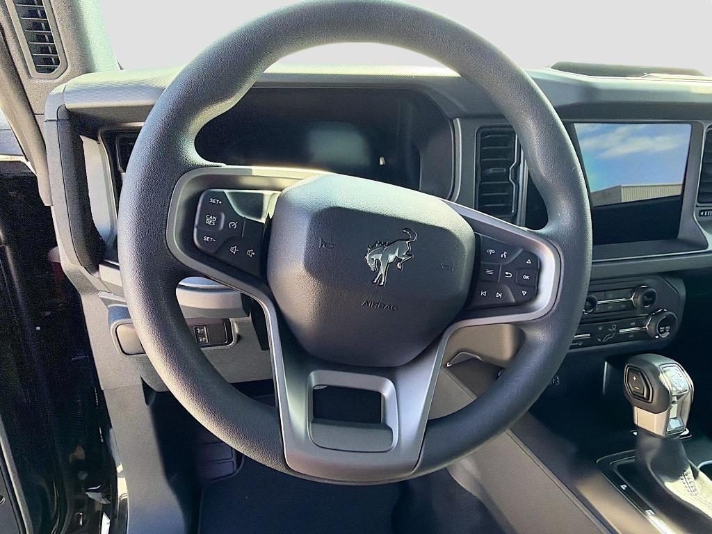 new 2025 Ford Bronco car, priced at $37,673