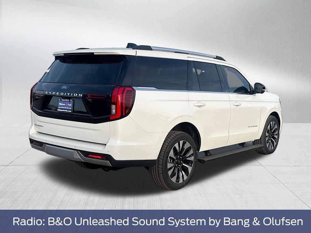 new 2025 Ford Expedition car, priced at $76,546
