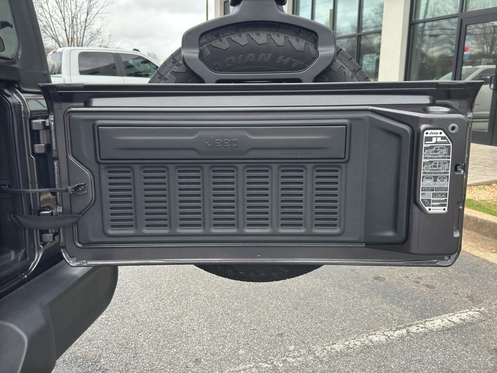 new 2025 Jeep Wrangler car, priced at $37,999