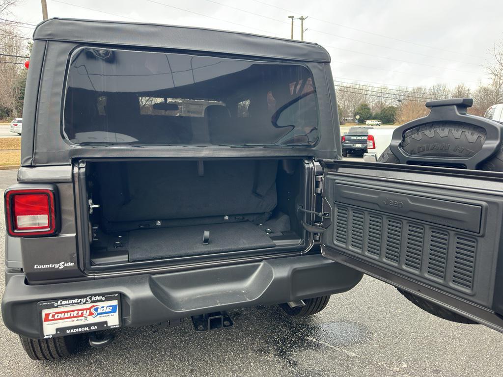 new 2025 Jeep Wrangler car, priced at $37,999