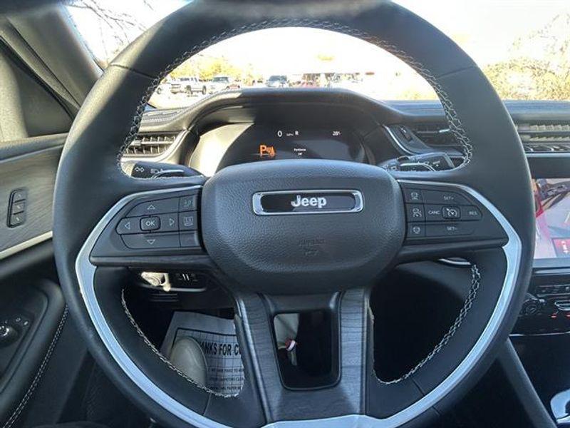 new 2025 Jeep Grand Cherokee L car, priced at $45,850