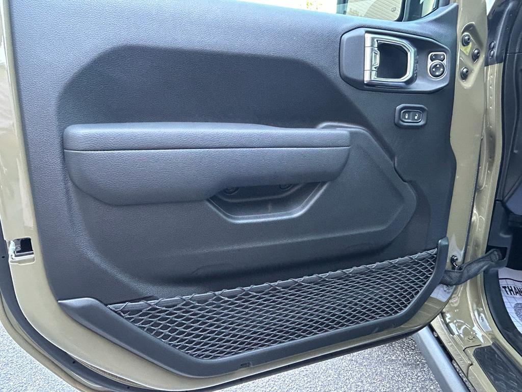 new 2025 Jeep Gladiator car, priced at $42,500