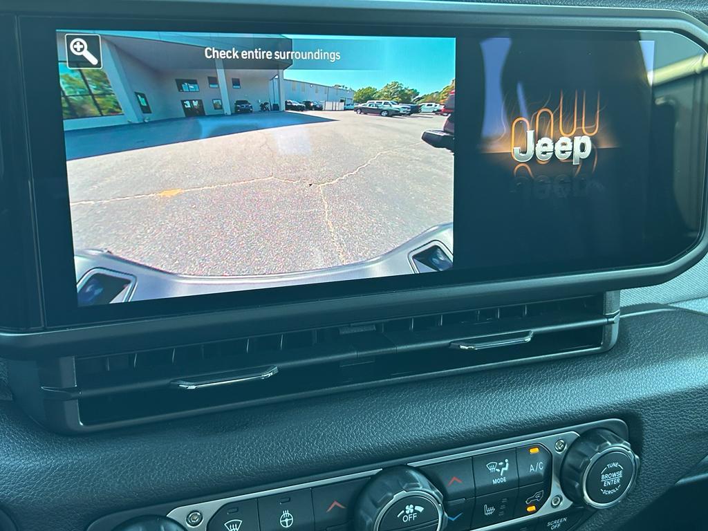 new 2025 Jeep Gladiator car, priced at $42,500