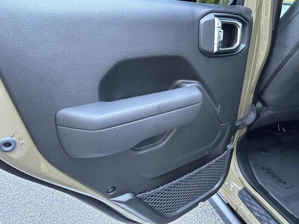 new 2025 Jeep Gladiator car, priced at $42,500