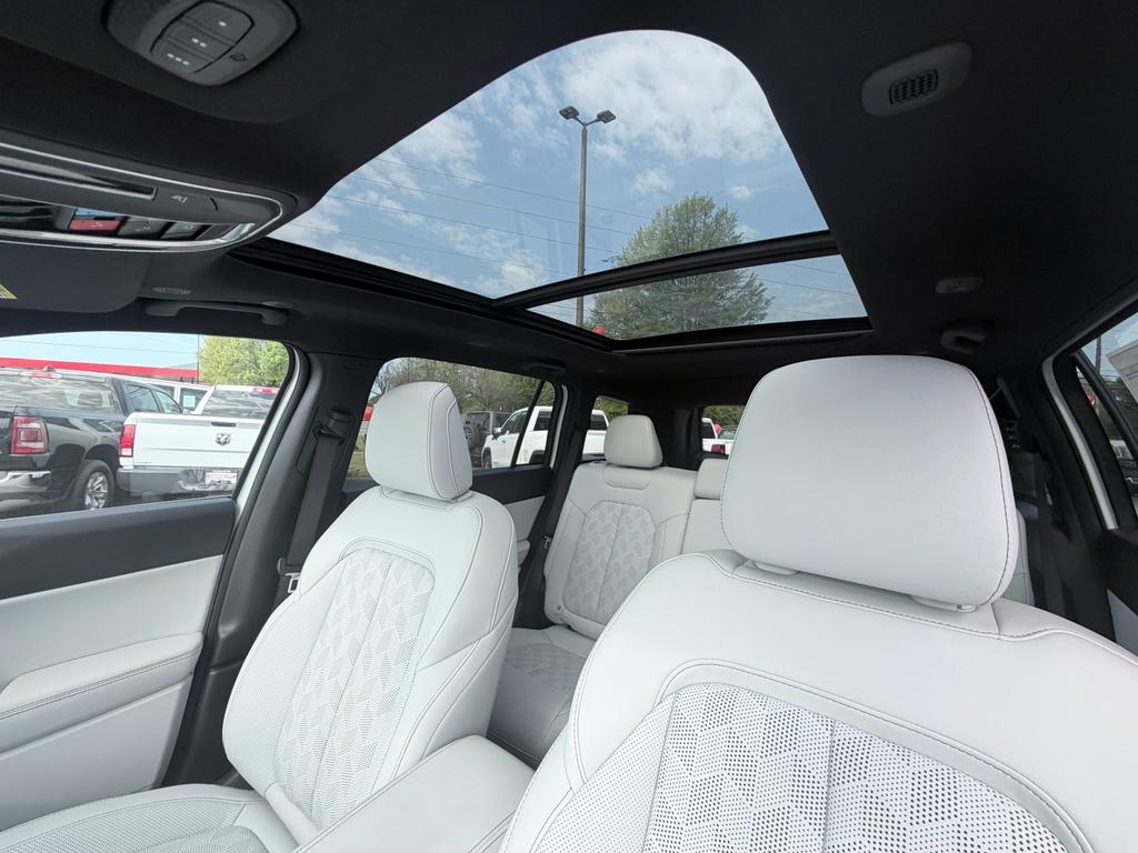 new 2026 Jeep Cherokee car, priced at $42,679